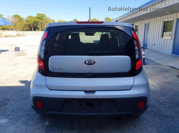 KNDJN2A20H7465415 2017 KIA SOUL Silver Rear view