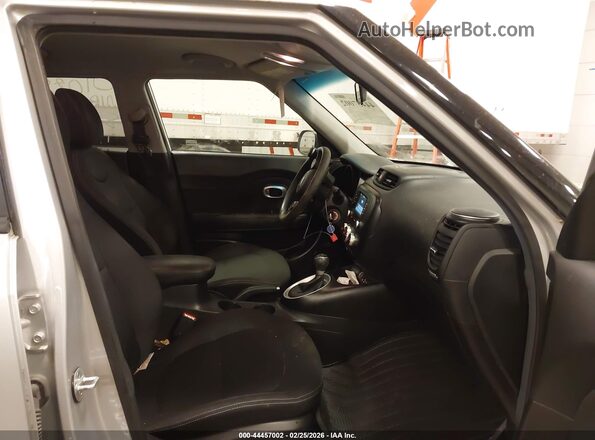 KNDJN2A28K7010951 2019 KIA SOUL Silver Widok wnętrza z przodu