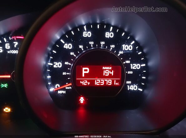 KNDJN2A28K7010951 2019 KIA SOUL Silver Widok tylnych siedzeń