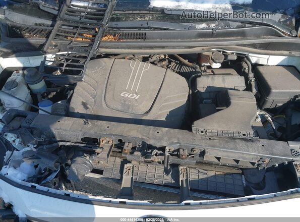 KNDMB5C10G6121549 2016 KIA SEDONA White Rear view