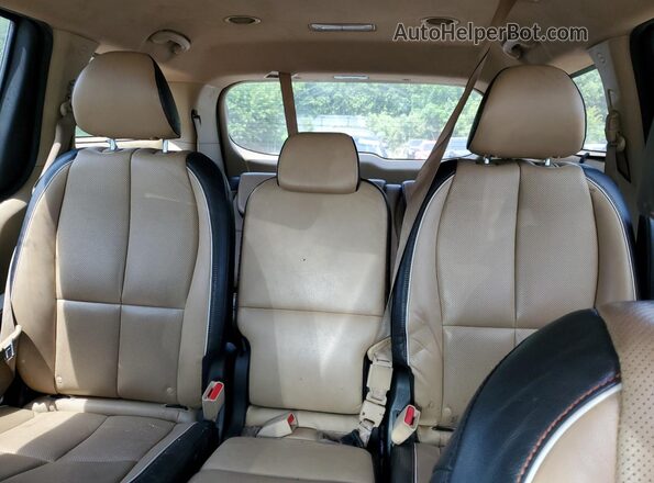 KNDMB5C12H6249406 2017 KIA SEDONA White Widok tylnych siedzeń