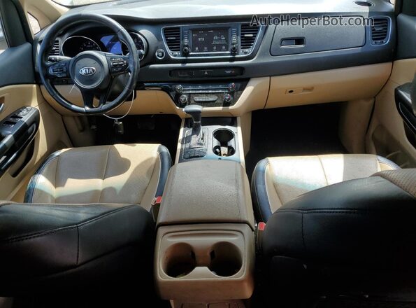 KNDMB5C12H6249406 2017 KIA SEDONA White Widok deski rozdzielczej