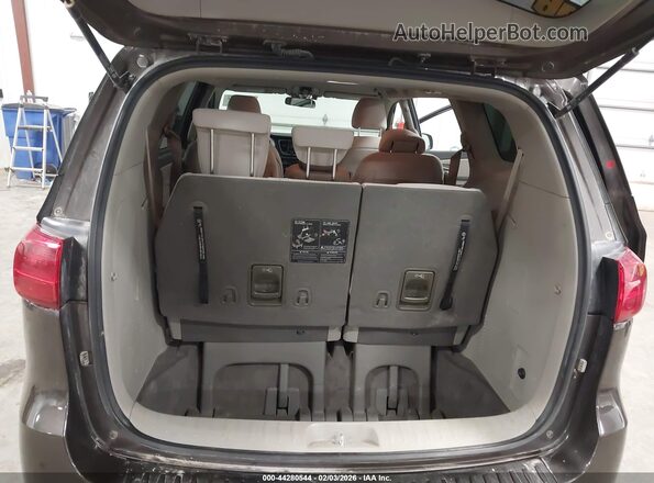 KNDMB5C12J6374783 2018 KIA SEDONA Brown 