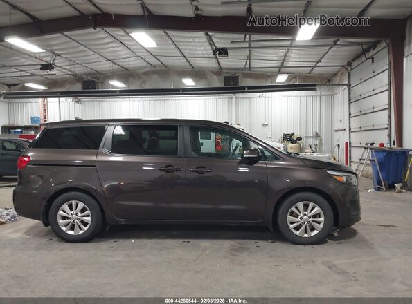 KNDMB5C12J6374783 2018 KIA SEDONA Brown Vista interior de 360 grados