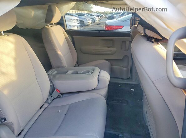 KNDMB5C17G6163233 2016 KIA SEDONA Серебряный Вид задней части салона