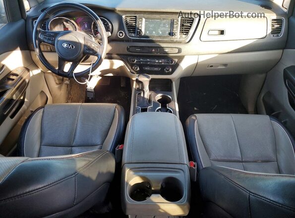 KNDMB5C17K6510522 2019 KIA SEDONA Silver Vista del salpicadero