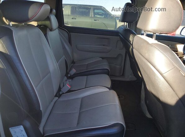 KNDMB5C17K6510522 2019 KIA SEDONA Silver Vista de los asientos traseros