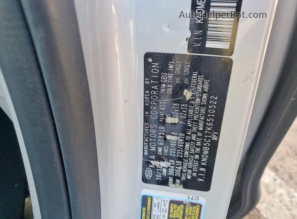 KNDMB5C17K6510522 2019 KIA SEDONA Silver Vista del compartimento del motor