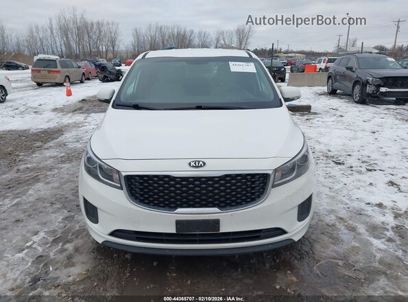 KNDMB5C18J6374786 2018 KIA SEDONA White უკანა სალონის ხედი