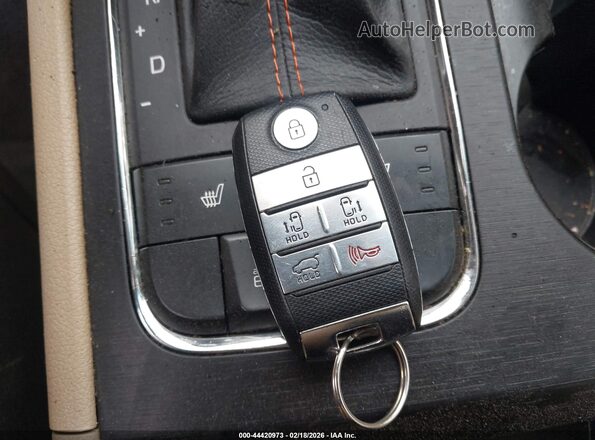 KNDMB5C1XJ6349095 2018 KIA SEDONA Черный 