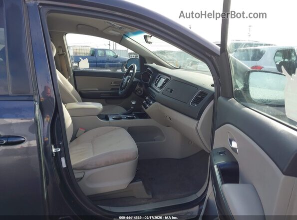 KNDMB5C1XK6548682 2019 KIA SEDONA Gray Front interior view