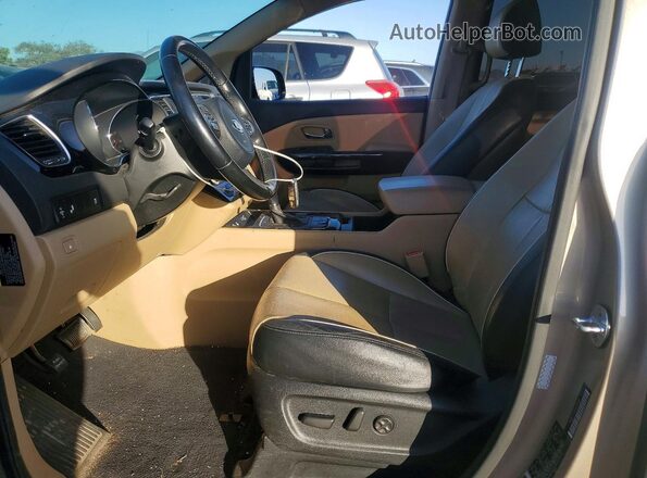 KNDMC5C1XG6100446 2016 KIA SEDONA Cream Widok wnętrza z przodu