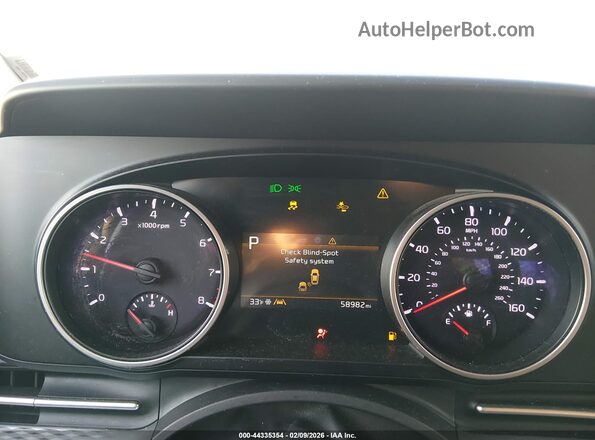 KNDNB4H38N6169869 2022 KIA CARNIVAL MPV Red Vista de los asientos traseros