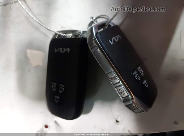 KNDNB4H38P6212612 2023 KIA CARNIVAL MPV Burgundy 