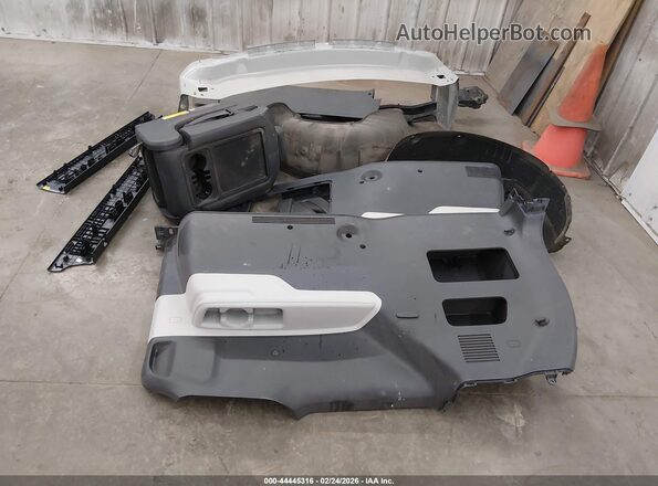 KNDNB4H39P6205488 2023 KIA CARNIVAL MPV Silver 