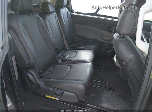 KNDNC5K34T6563328 2026 KIA CARNIVAL MPV Black Widok naklejki z numerem VIN