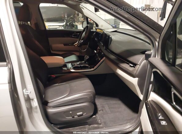 KNDNE5H38P6280048 2023 KIA CARNIVAL MPV Gray Вид салону спереду