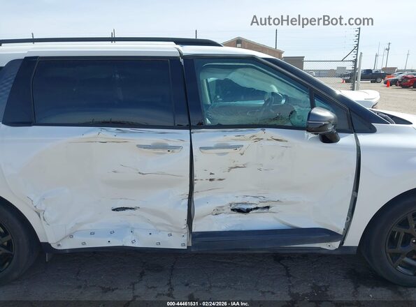 KNDNE5K30S6486076 2025 KIA CARNIVAL MPV White Սալոնի հետևի տեսք