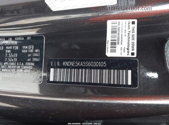 KNDNE5KA5S6030105 2025 KIA CARNIVAL MPV HYBRID Black Widok komory silnika