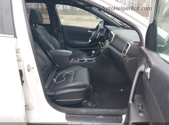 KNDP6CAC1M7874989 2021 KIA SPORTAGE White Вид салону спереду