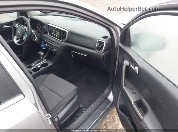 KNDPM3AC8N7984560 2022 KIA SPORTAGE Silver Вид салону спереду
