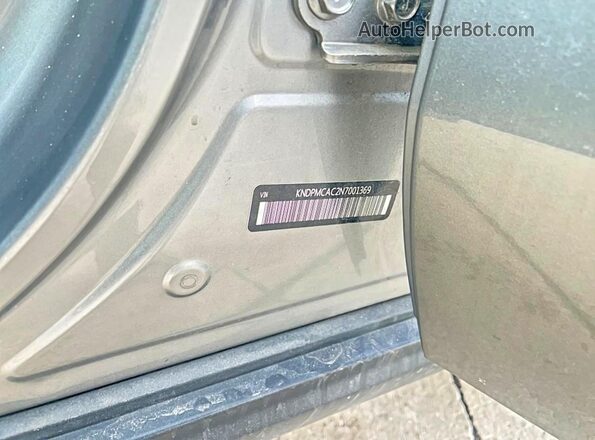 KNDPMCAC2N7001369 2022 KIA SPORTAGE Silver Widok wnętrza z tyłu