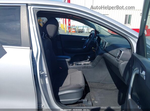 KNDPMCAC3H7096397 2017 KIA SPORTAGE Silver წინა სალონის ხედი