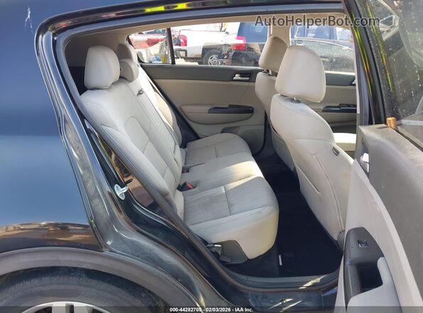 KNDPMCAC4H7092861 2017 KIA SPORTAGE Black Widok naklejki z numerem VIN