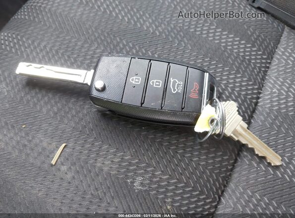 KNDPMCAC6H7076189 2017 KIA SPORTAGE Red Առջևի վահանակի տեսք