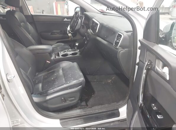 KNDPNCAC1L7707274 2020 KIA SPORTAGE Silver Front interior view