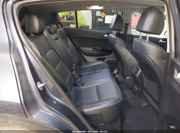 KNDPNCAC5K7531943 2019 KIA SPORTAGE Blue Вид наклейки з VIN-кодом