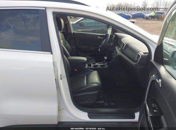 KNDPNCAC6K7572727 2019 KIA SPORTAGE Белый Вид салона спереди