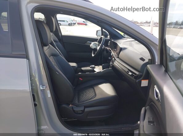 KNDPVDDG4T7293668 2026 KIA SPORTAGE HYBRID Серебряный Вид салона спереди