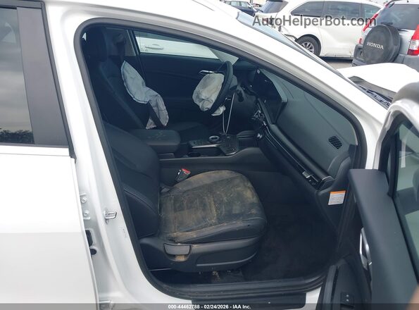 KNDPVDDG7T7299268 2026 KIA SPORTAGE HYBRID White Widok wnętrza z przodu