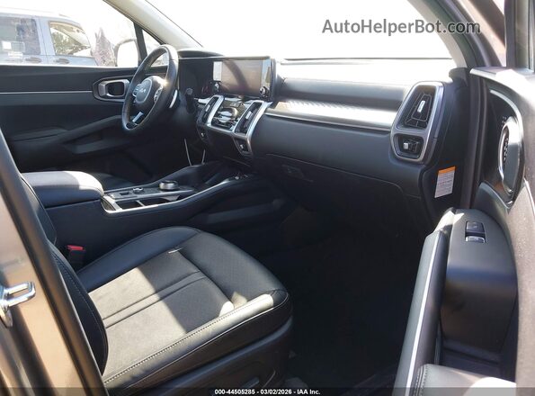 KNDRHDLG0R5236518 2024 KIA SORENTO HYBRID Silver Widok wnętrza z przodu