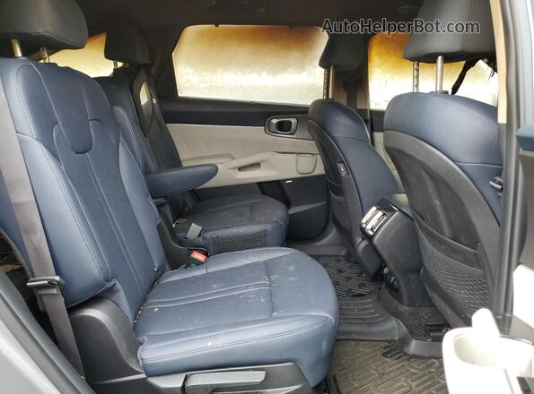 KNDRKDLGXR5247608 2024 KIA SORENTO Gray Widok wnętrza z tyłu