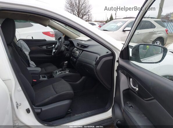 KNMAT2MT6HP530861 2017 NISSAN ROGUE Белый Вид салона спереди