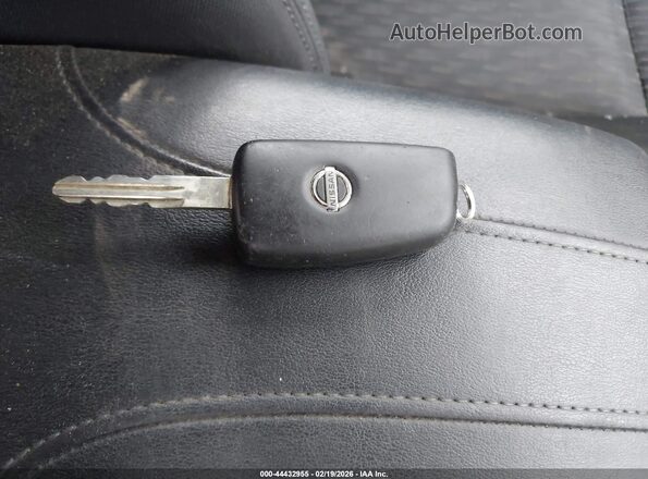 KNMAT2MT6HP530861 2017 NISSAN ROGUE Белый Вид панели приборов