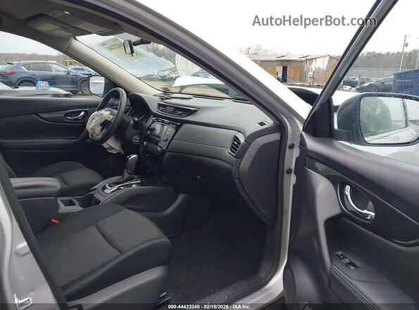 KNMAT2MV4HP552715 2017 NISSAN ROGUE Серебряный 