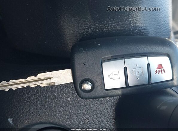KNMAT2MV6HP611084 2017 NISSAN ROGUE Серебряный Вид панели приборов