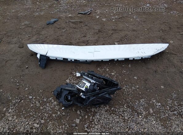 LPSED3KAXML017824 2021 POLESTAR 2 White Vista del cuadro de instrumentos