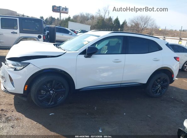 LRBAZLR47ND053424 2022 BUICK ENVISION White Вид задньої частини салону