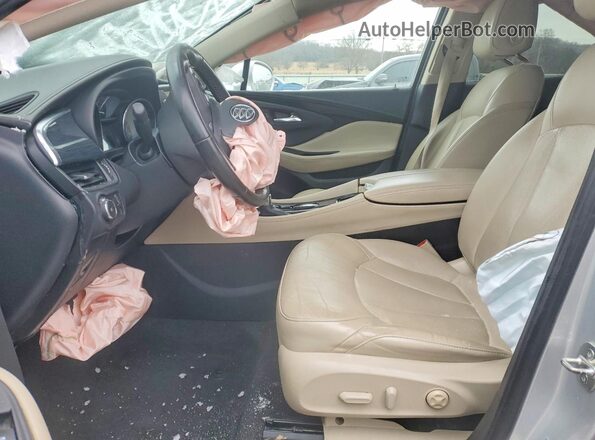 LRBFX1SA8JD016716 2018 BUICK ENVISION Silver Widok wnętrza z przodu