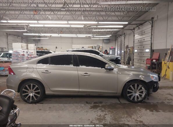 LYV612TK9GB096580 2016 VOLVO S60 INSCRIPTION Tan Widok wnętrza 360 stopni