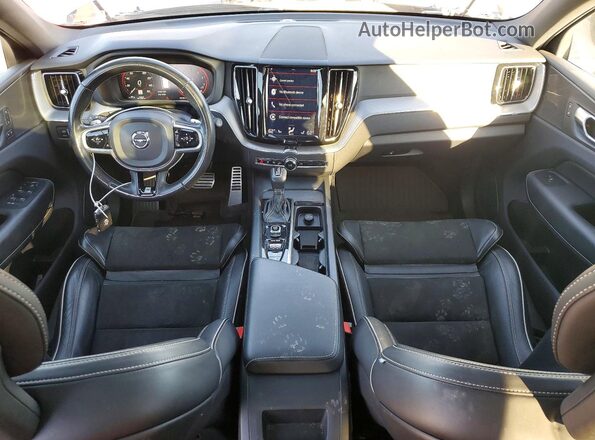 LYVA22RM3JB100937 2018 VOLVO XC60 Silver Вид панелі приладів