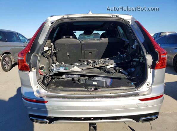 LYVA22RM3JB100937 2018 VOLVO XC60 Silver Вид ззаду