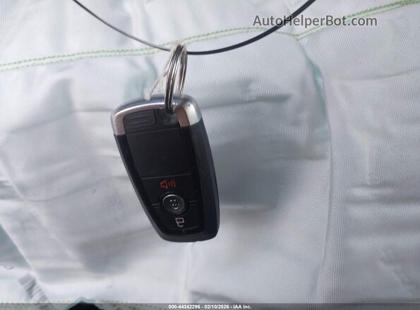 MAJ6S3GL2NC463890 2022 FORD ECOSPORT Белый Вид панели приборов