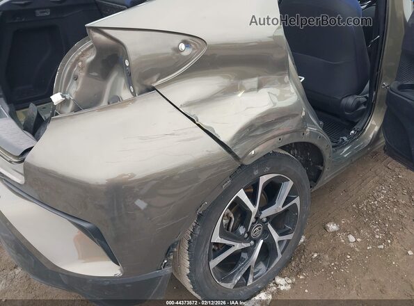 NMTKHMBX2MR127899 2021 TOYOTA LE Green Вид спереду
