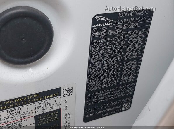 SADCJ2EX7PA705589 2023 JAGUAR F-PACE White Widok komory silnika