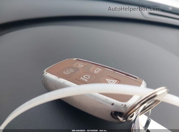 SADCJ2FX2KA601972 2019 JAGUAR F-PACE White Առջևի վահանակի տեսք